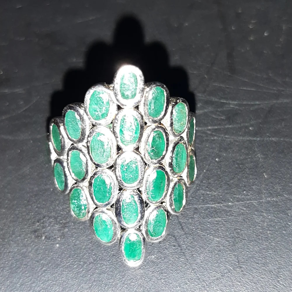 green ring - Picture 2 of 2